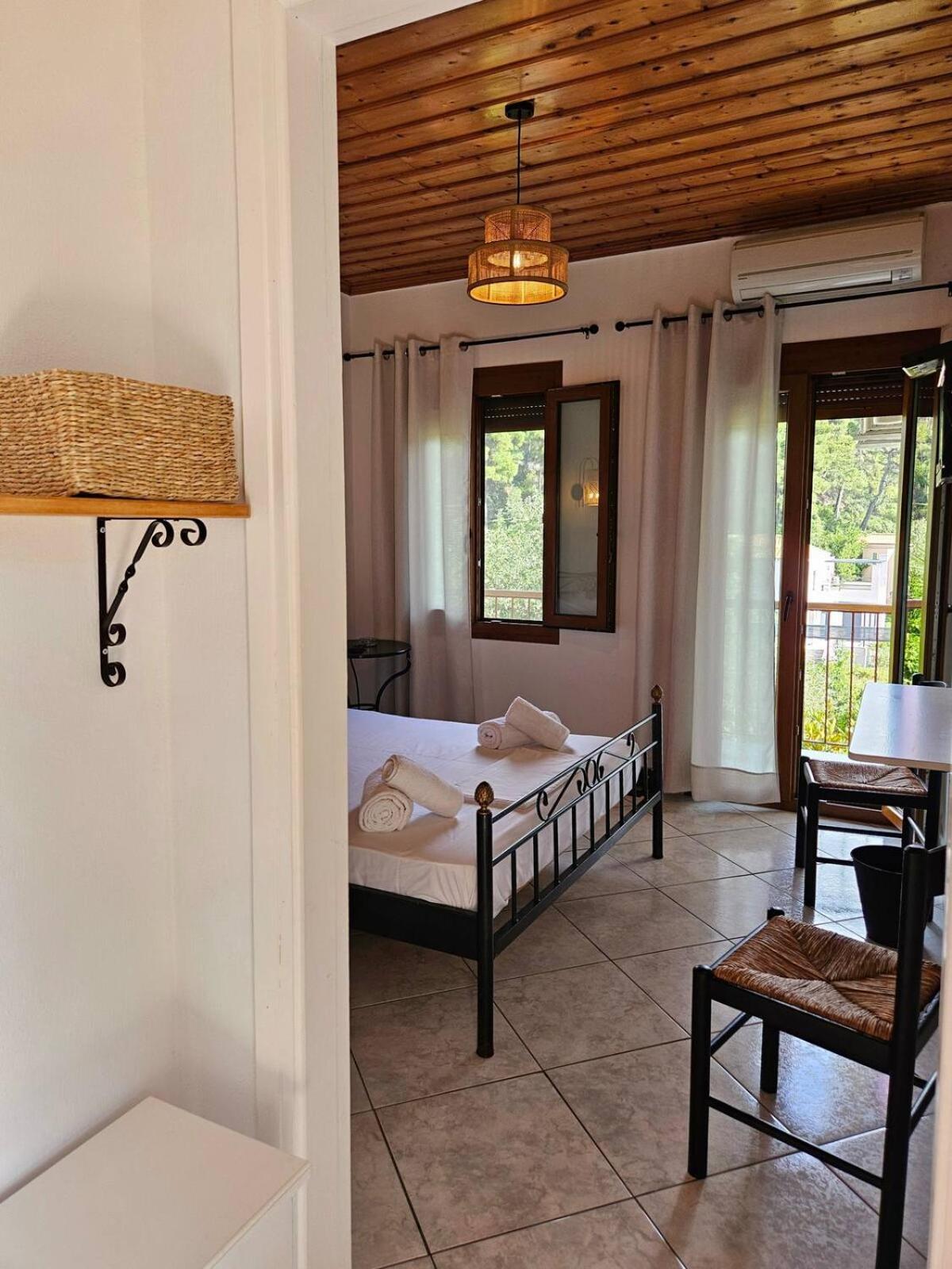 Aparthotel The Pine Trees Agnontas Exterior foto