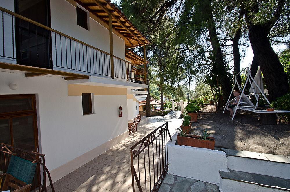Aparthotel The Pine Trees Agnontas Exterior foto