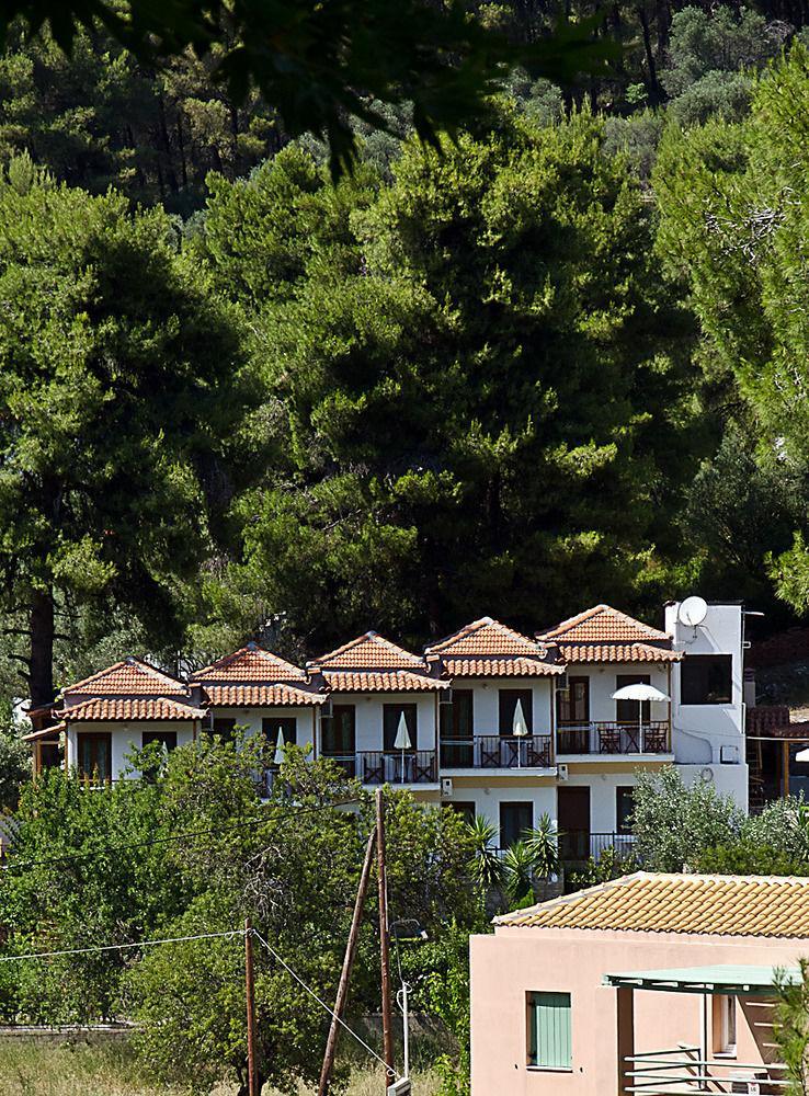 Aparthotel The Pine Trees Agnontas Exterior foto